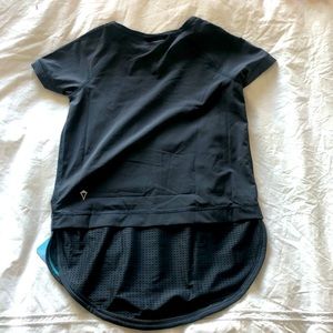 New with tags size 8 Ivivva girls shirt